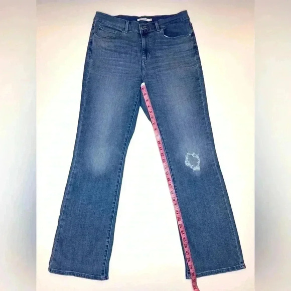 Levis Women’s Classic Boot Jeans Size- 10 - Picture 3 of 9